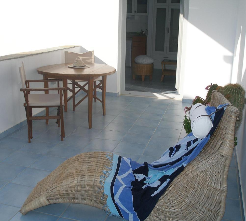 Inaxos Studios, Viewing Apollo Temple. Naxos City Kültér fotó
